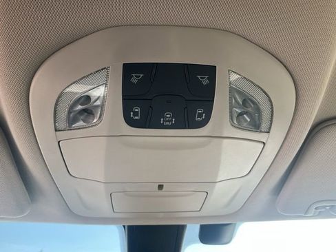 Used 2017 Chrysler Pacifica Touring Plus image 14