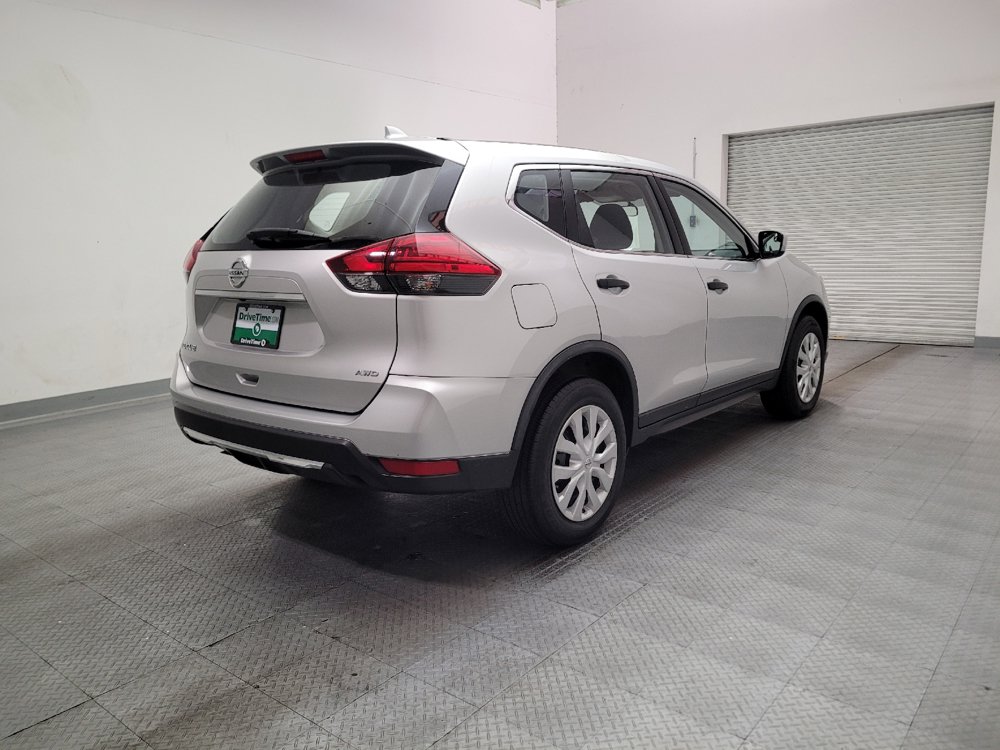 Used 2017 Nissan Rogue S AWD/4WD image 9