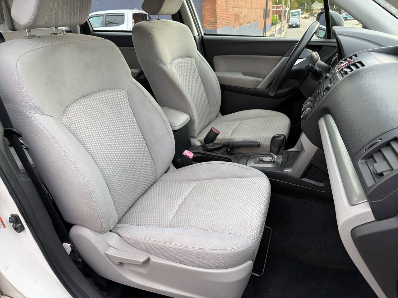 Used 2014 Subaru Forester 2.5i AWD/4WD image 11