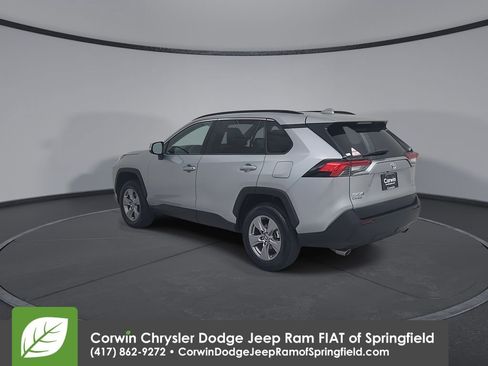 Used 2025 Toyota RAV4 XLE AWD/4WD image 11
