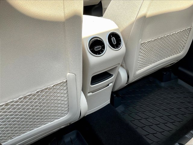 Used 2026 Mercedes-Benz GLB 250 4MATIC image 12