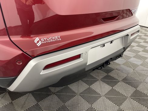 Used 2023 Nissan Pathfinder Platinum image 7