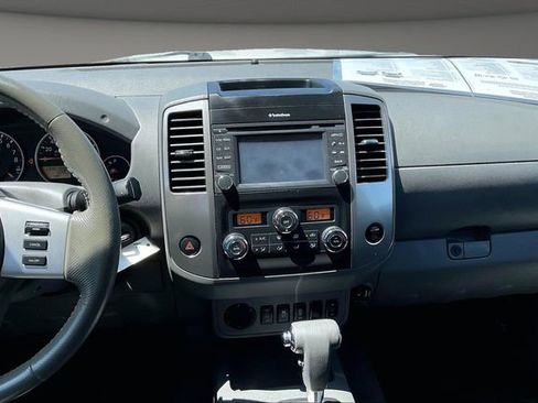 Used 2019 Nissan Frontier SL RWD image 6