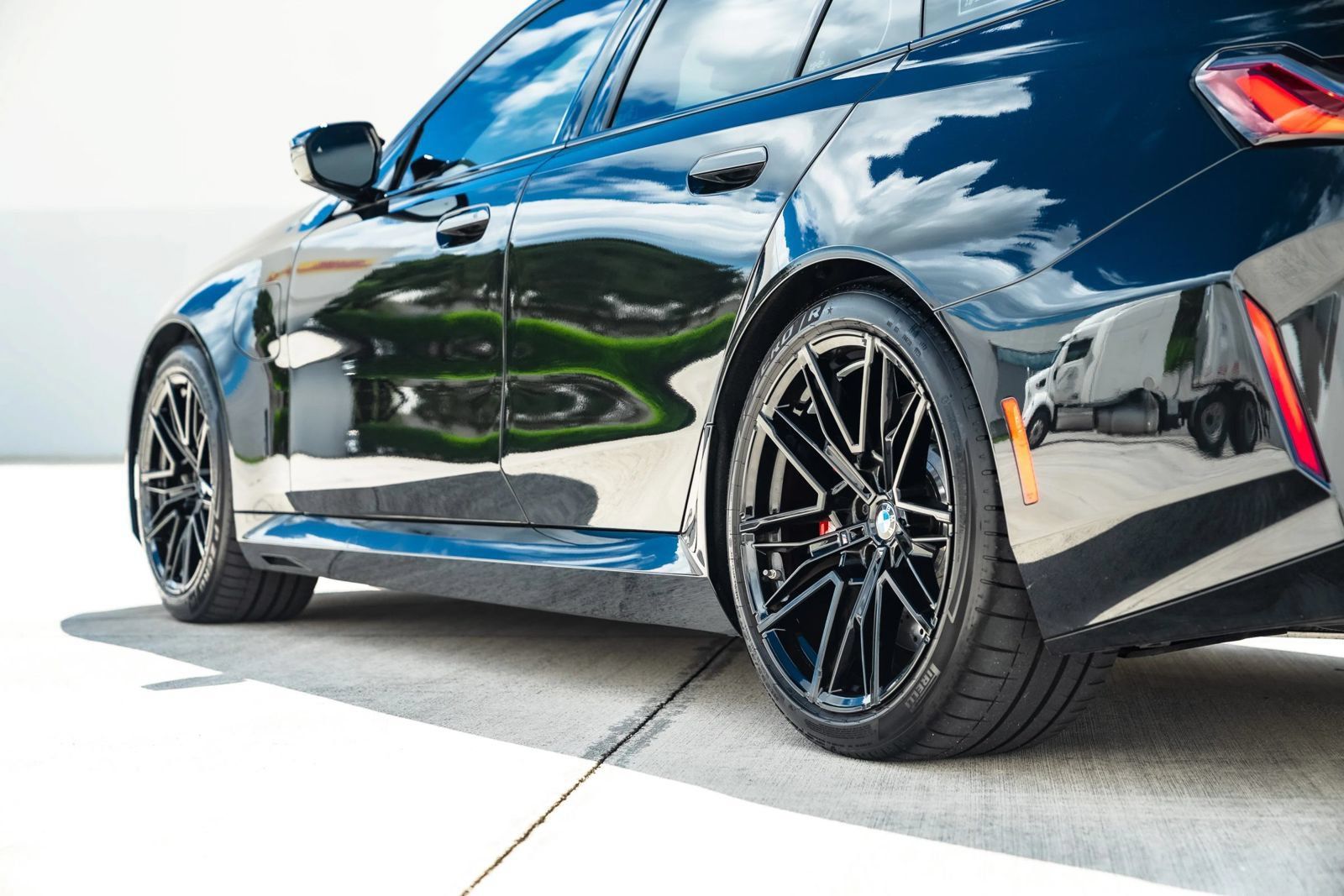 Used 2026 BMW M5 Touring AWD/4WD image 9