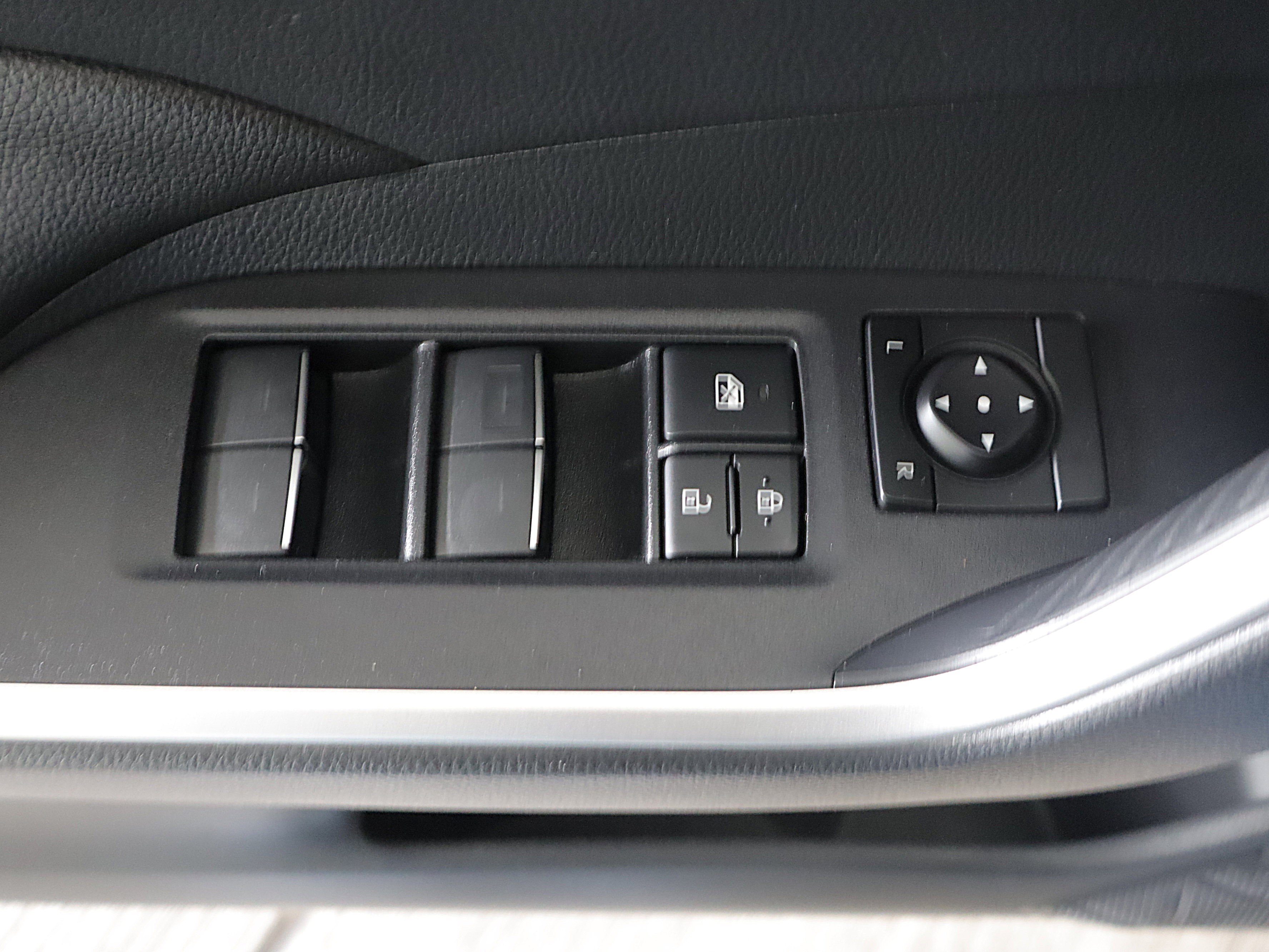 Used 2023 Toyota RAV4 SE AWD/4WD image 11