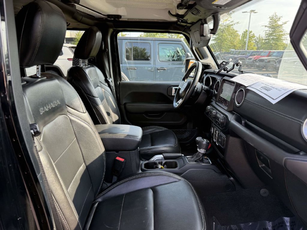 Used 2021 Jeep Wrangler Unlimited Sahara AWD/4WD image 15