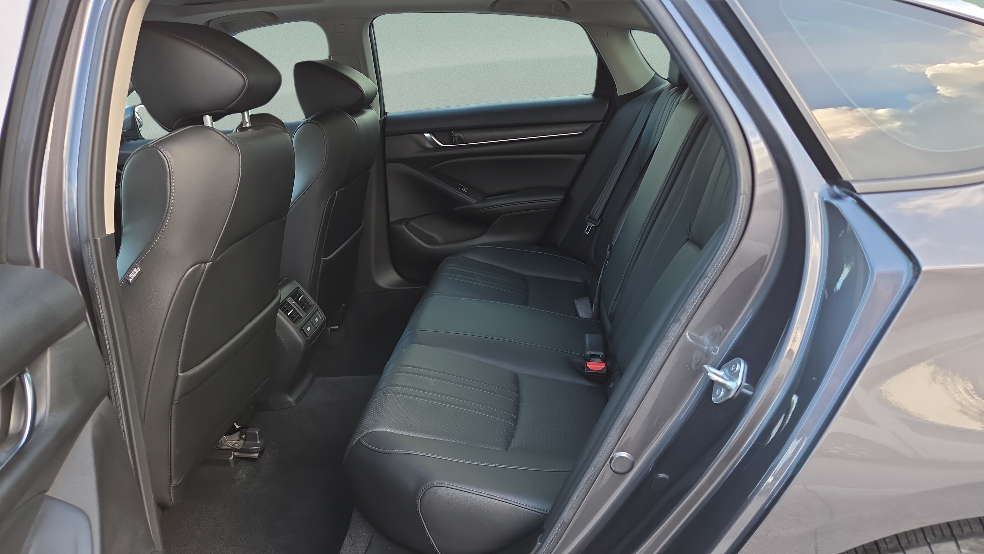 Used 2022 Honda Accord EX-L image 27