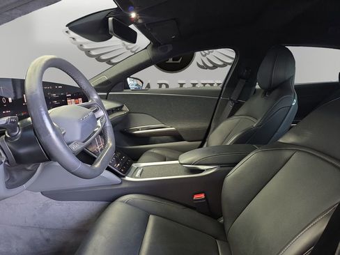 Used 2024 Lucid Air Pure image 9