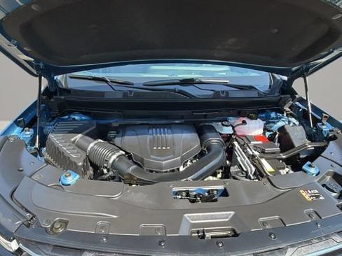 Used 2025 Chevrolet Traverse LT FWD image 33