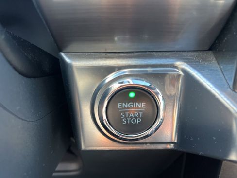 Used 2022 Ford F150 Lariat image 34