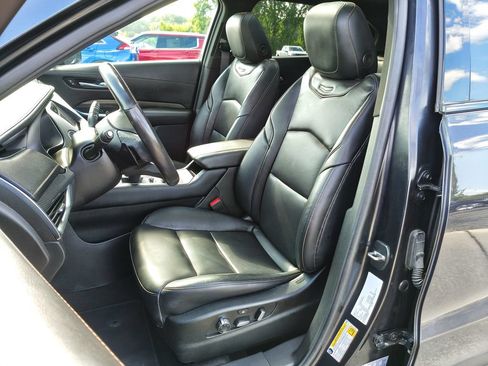 Used 2023 Cadillac XT4 Sport w/ Sun And Sound Package AWD/4WD image 11