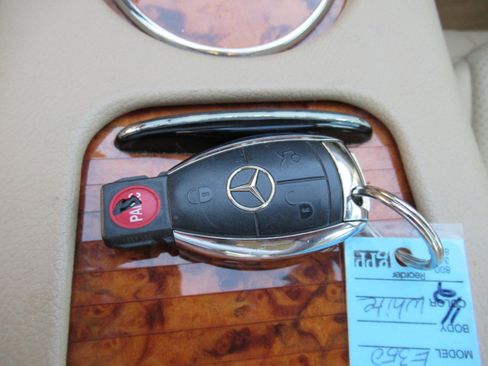 Used 2007 Mercedes-Benz E 350 Sedan image 25