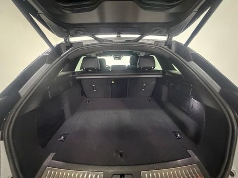 Used 2025 Land Rover Range Rover Velar Dynamic SE AWD/4WD image 9