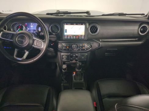 Used 2022 Jeep Wrangler Unlimited Sahara w/ Cold Weather Group image 17