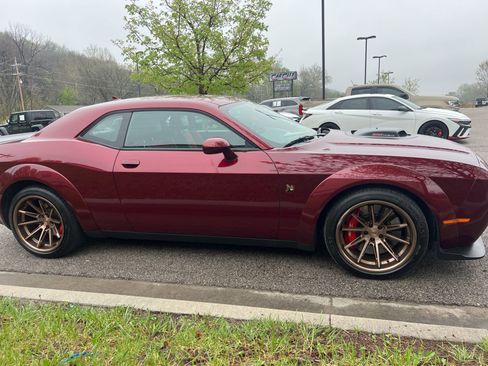 Used 2021 Dodge Challenger R/T Scat Pack image 4