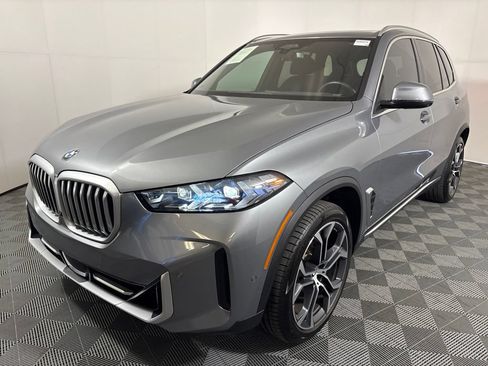 Used 2026 BMW X5 sDrive40i RWD image 2