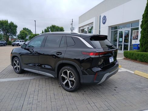 New 2026 Volkswagen Tiguan SE FWD image 5