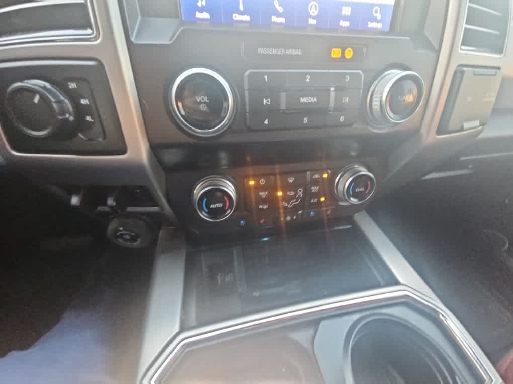 Used 2020 Ford F450 Platinum w/ FX4 Off-Road Package AWD/4WD image 17