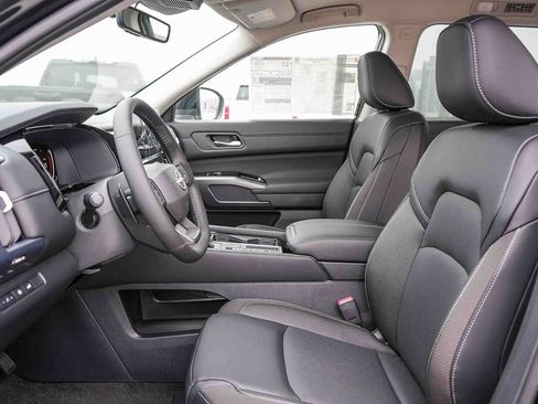New 2026 Nissan Pathfinder SL w/ Cargo Package FWD image 19
