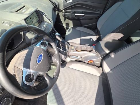 Used 2017 Ford C-MAX Energi SE w/ Equipment Group 401A FWD image 12