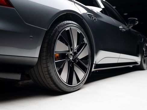 Used 2022 Audi RS e-tron GT w/ Carbon Performance Package image 77