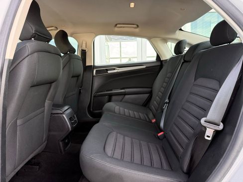 Used 2019 Ford Fusion SE FWD image 13