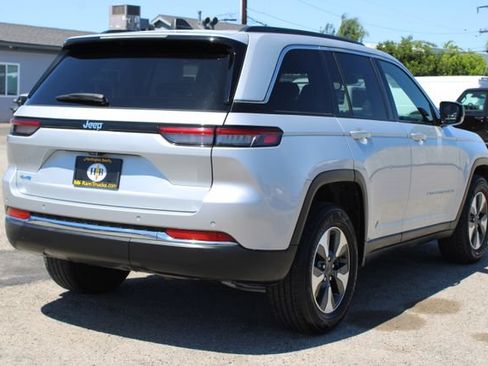 Used 2024 Jeep Grand Cherokee Limited 4xe AWD/4WD image 5
