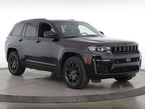 Used 2026 Jeep Grand Cherokee Summit w/ Obsidian Package AWD/4WD image 2