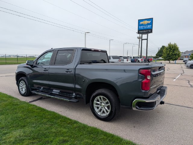 Used 2021 Chevrolet Silverado 1500 LT AWD/4WD image 10
