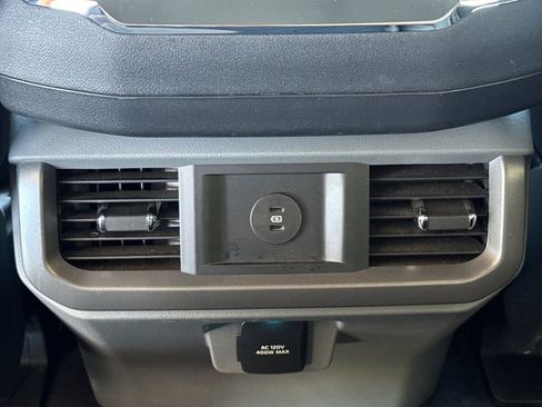 Used 2025 Ford F150 Lariat AWD/4WD image 20
