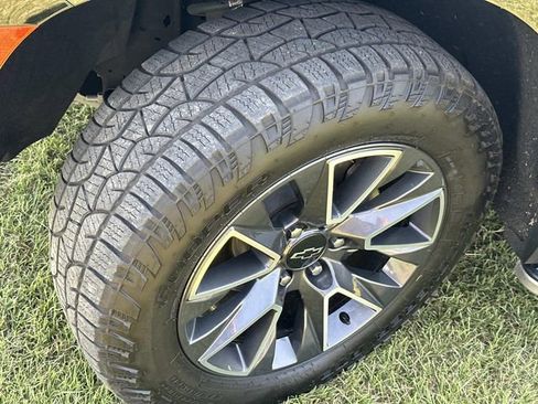 Used 2021 Chevrolet Tahoe Z71 image 16