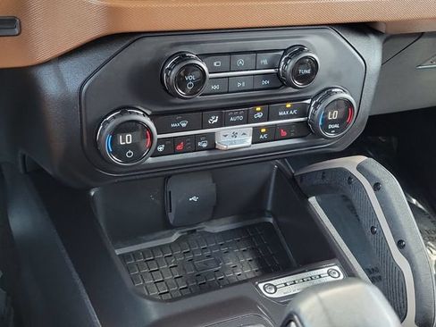 Used 2024 Ford Bronco Outer Banks AWD/4WD image 30