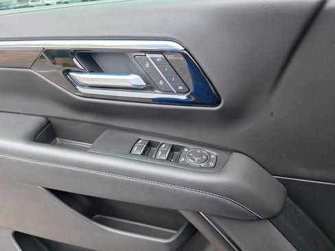 Used 2025 Chevrolet Tahoe Premier RWD image 15