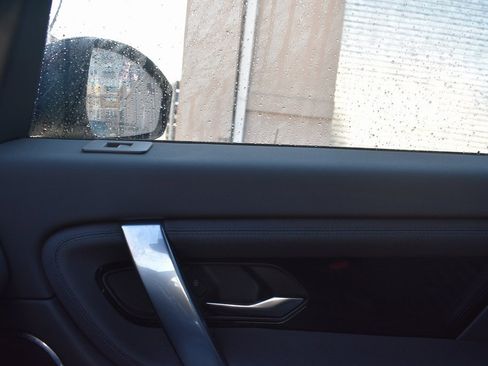 Used 2022 Land Rover Discovery Sport S image 22