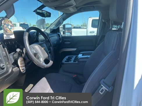 Used 2018 Chevrolet Silverado 2500 LT AWD/4WD image 8