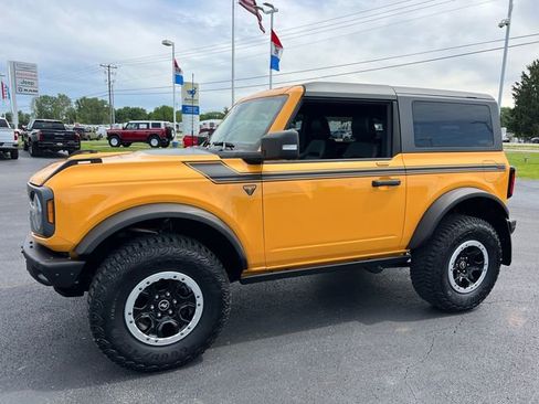 Certified 2022 Ford Bronco Badlands w/ Sasquatch Package AWD/4WD image 3