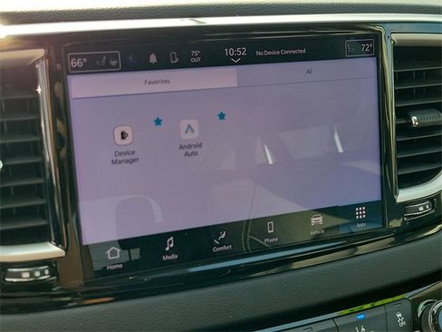 Used 2024 Chrysler Pacifica Touring-L image 23