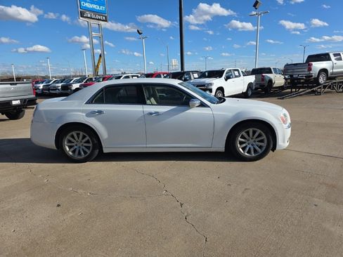 Used 2012 Chrysler 300 Limited image 4
