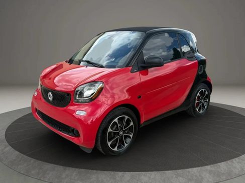 Used 2017 smart fortwo passion RWD image 7