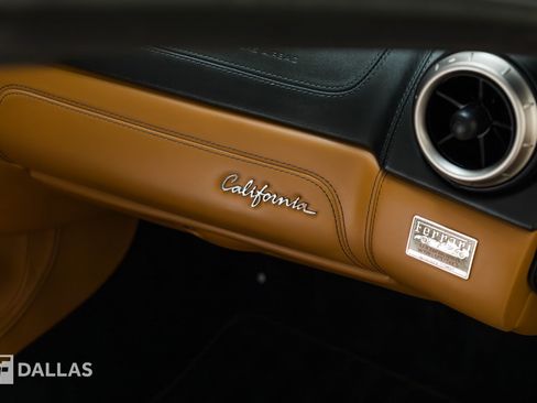 Used 2011 Ferrari California RWD image 38