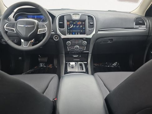 Certified 2023 Chrysler 300 Touring RWD image 3