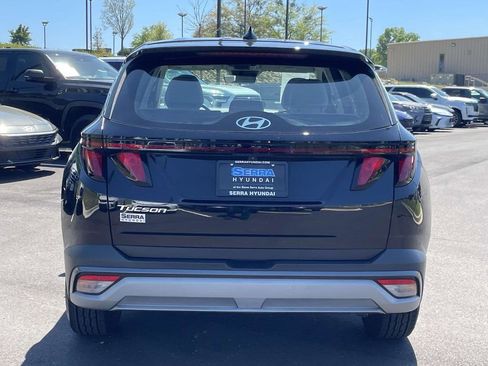 Certified 2025 Hyundai Tucson SE FWD image 4
