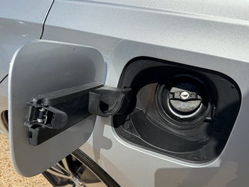 Used 2019 Nissan Altima 2.5 SR FWD image 13