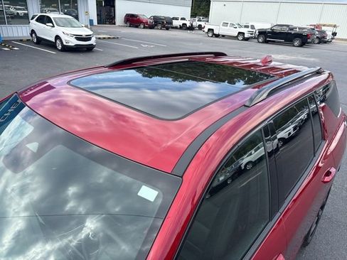 Used 2024 Chevrolet Traverse RS w/ LPO, Floor Liner Package image 10