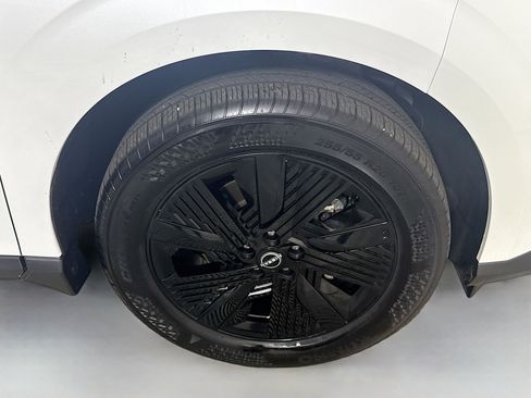 Used 2025 Nissan Murano SV image 32