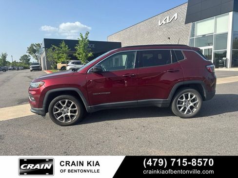 Used 2022 Jeep Compass Latitude AWD/4WD image 9