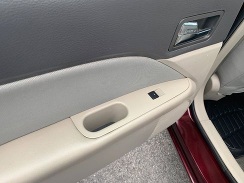 Used 2012 Ford Fusion SE image 25