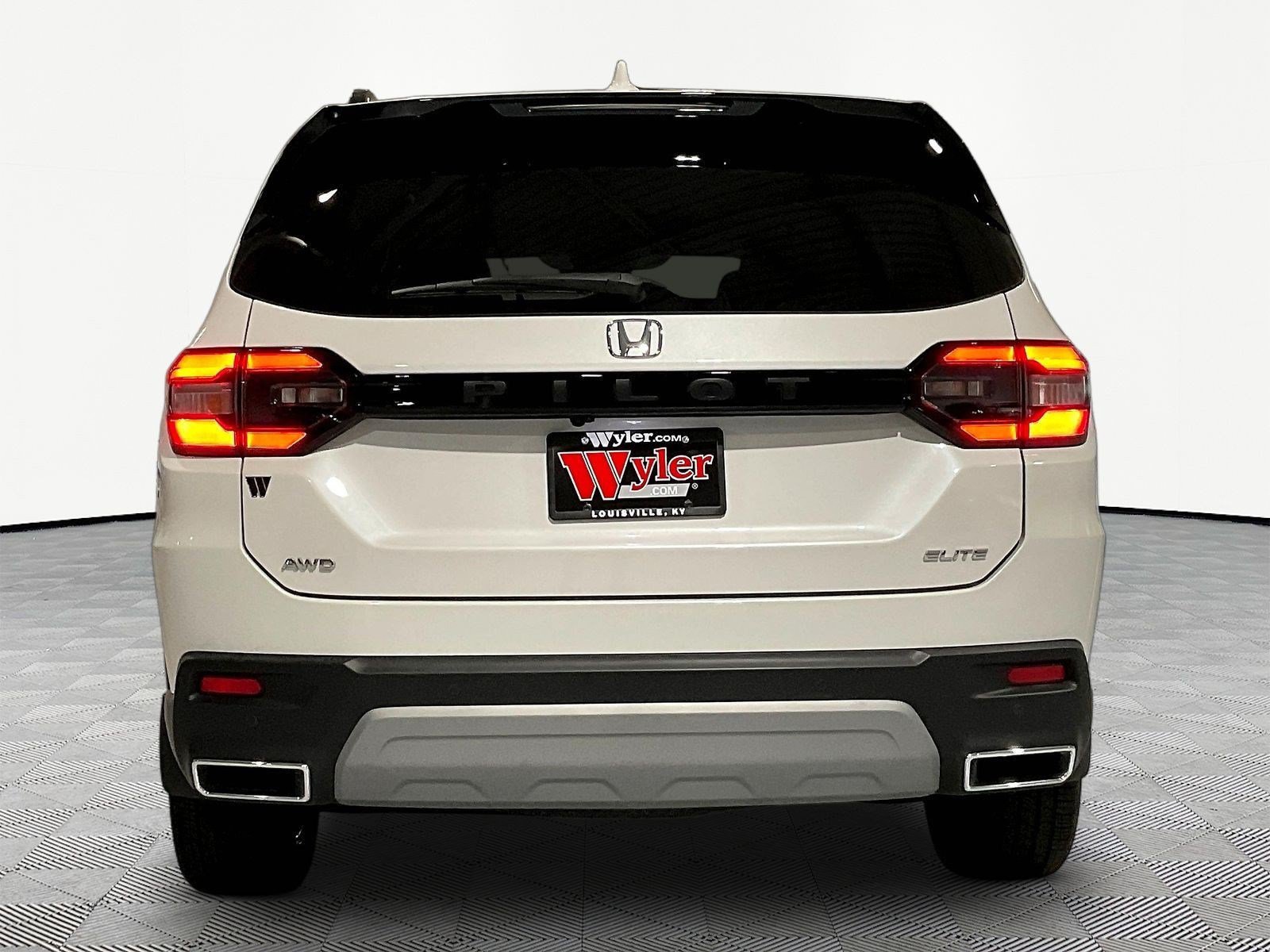 Used 2025 Honda Pilot Elite image 5
