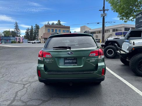 Used 2013 Subaru Outback 2.5i Premium AWD/4WD image 4