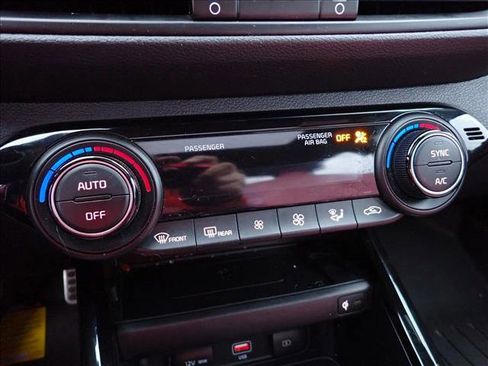 Used 2024 Kia Forte GT-Line w/ GT-Line Premium Package image 17